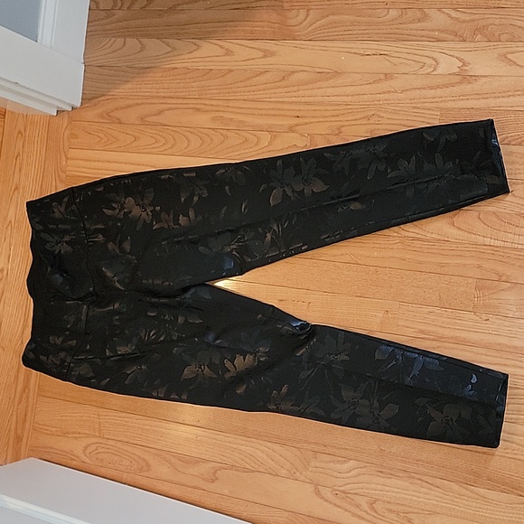 Soft Surroundings Pull-on Printed Pants - Picture 3 of 13